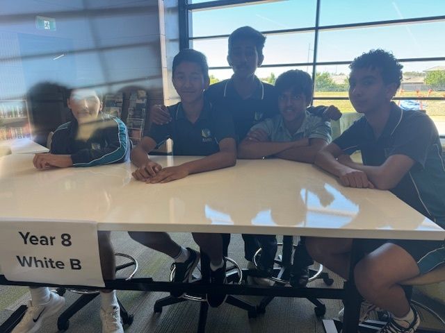 719982460137107_1354913346644012-1