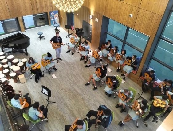 719982460137107_1361257576009589-1