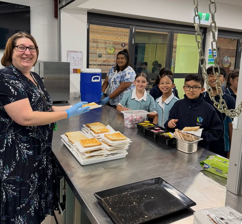 719982460137107_1425902766211736-1