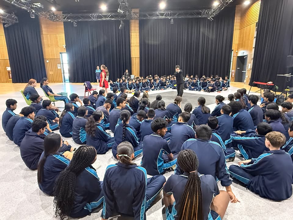 719982460137107_1498823375586341-1